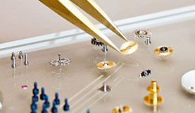 东莞伯爵指定维修门店打开表壳